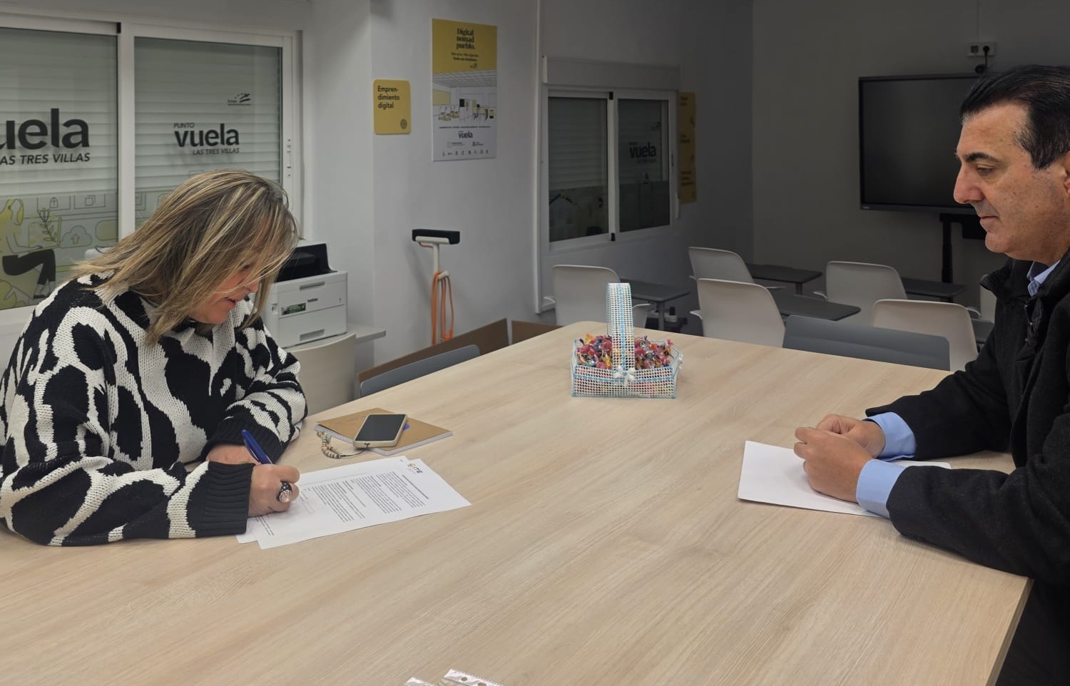 Visita Ayuntamiento Tres Villas (2)